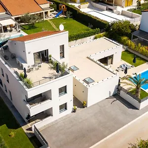  Ferienhaus Belvedere Holidays