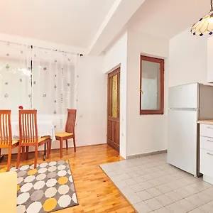  Apartment Petelin